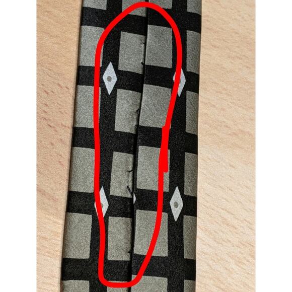 Tongue Tied Silk Tie - Size O/S - GUC - Picture 5 of 5